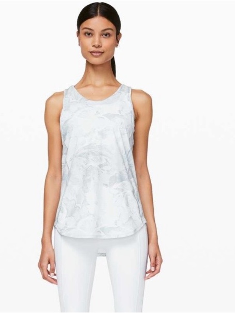 Lululemon Sculpt Tank II Tropical Shadow Starlight Multi W1BHNS fits like an 8